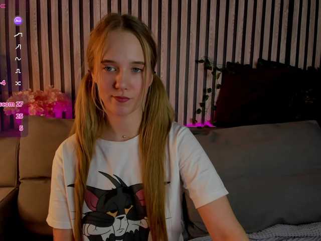 Casey-Sweeet's BongaCams show and profile