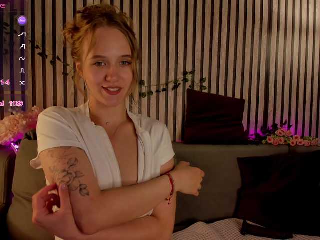 Casey-Sweeet live cam on BongaCams