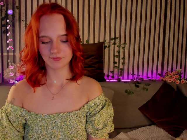 Casey-Sweeet live cam on BongaCams