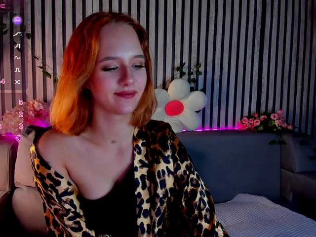 Casey-Sweeet live cam on BongaCams
