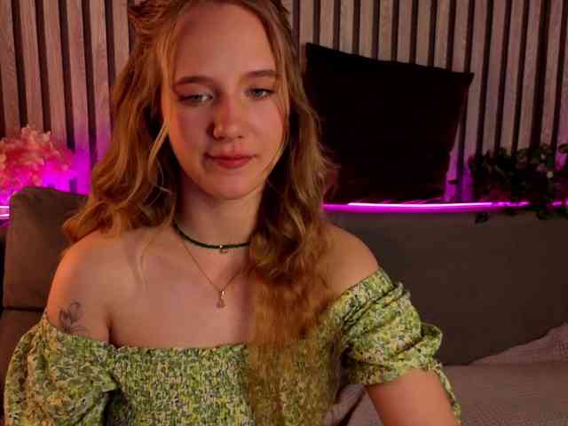 Casey-Sweeet webcam