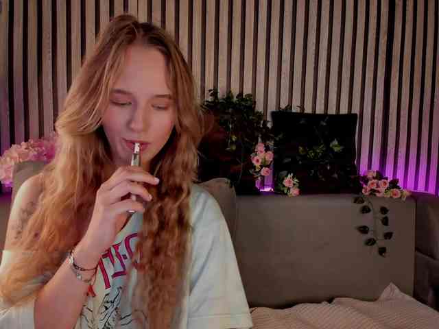 Casey-Sweeet webcam