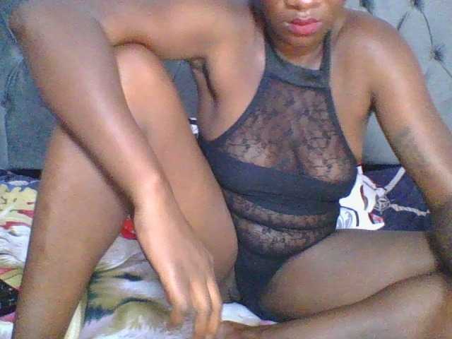 Silentqueen93 live cam on BongaCams