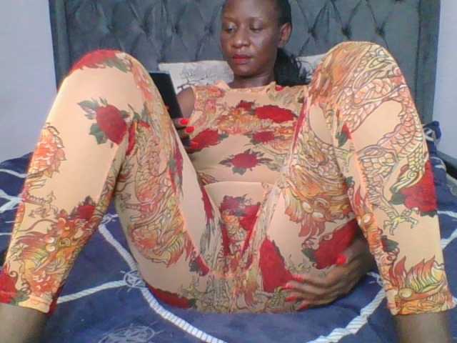 Silentqueen93 live cam on UnifiedCams