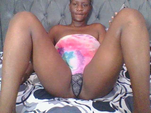 Silentqueen93 live cam on BongaCams