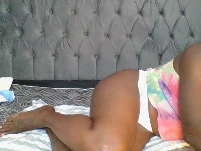 Silentqueen93 live cam on BongaCams