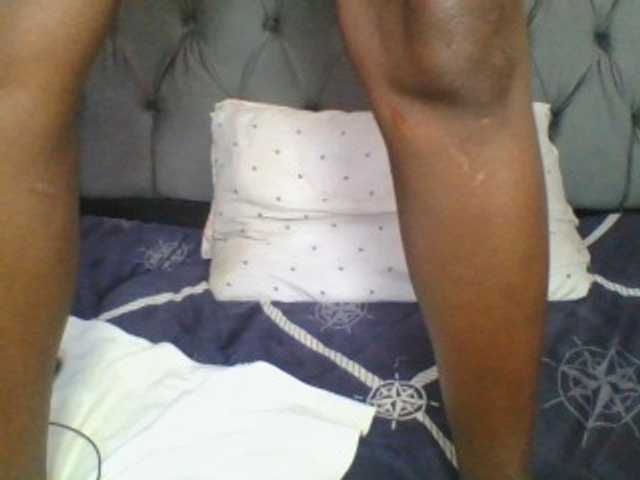 Silentqueen93 live cam on BongaCams