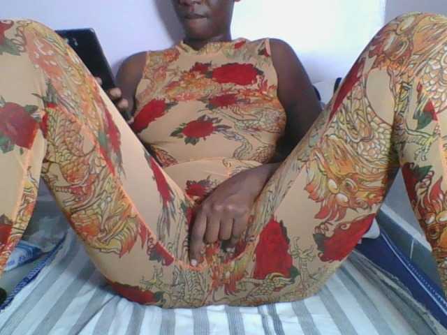 Silentqueen93 live cam on BongaCams