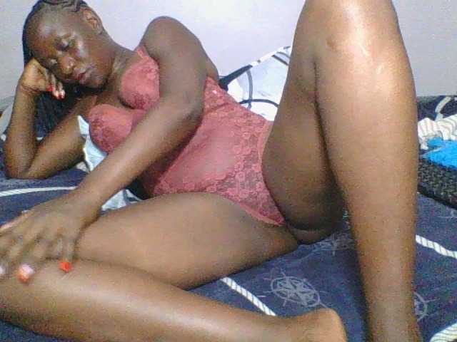 Silentqueen93 live cam on BongaCams