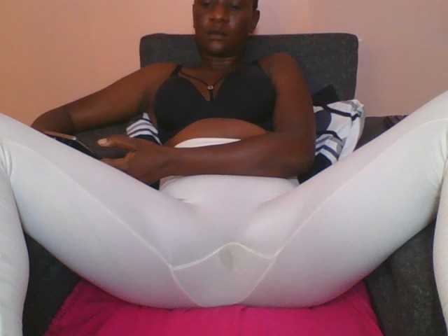 Silentqueen93 live cam on BongaCams