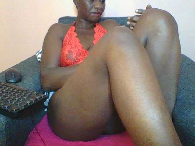 Silentqueen93 live cam on BongaCams
