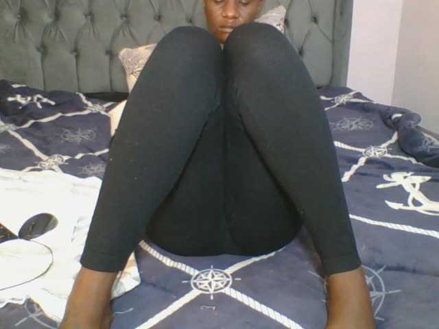 Silentqueen93 live cam on BongaCams