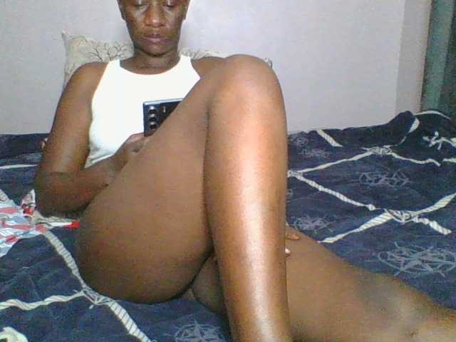 Silentqueen93 live cam on BongaCams