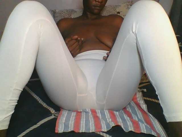 Silentqueen93 live cam on BongaCams