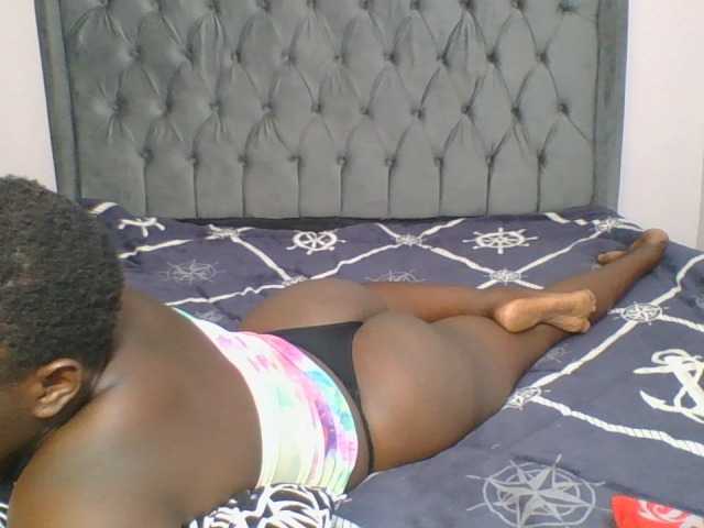Silentqueen93 live cam on BongaCams