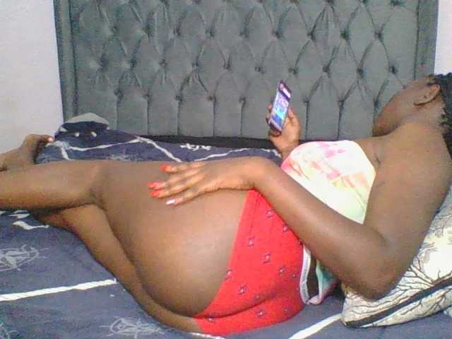 Silentqueen93 live cam on BongaCams