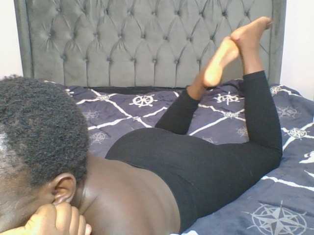 Silentqueen93 live cam on BongaCams