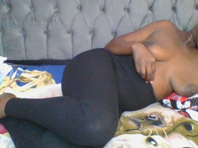 Sex chat gratuit in direct cu Silentqueen93 pe BongaCams