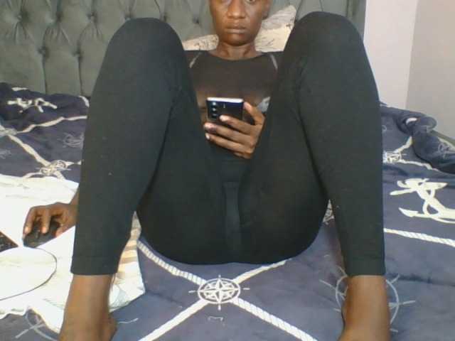 Silentqueen93 live cam on BongaCams