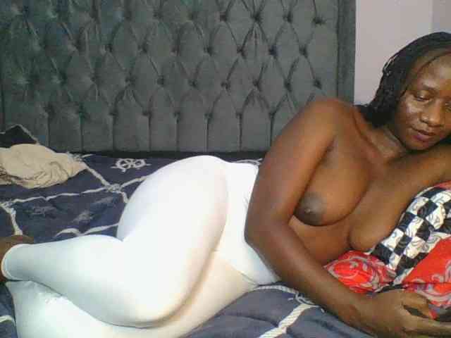 Silentqueen93 webcam