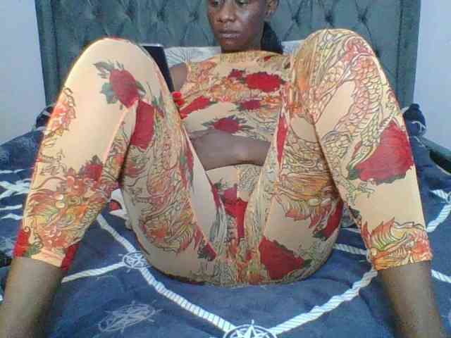 Silentqueen93 webcam