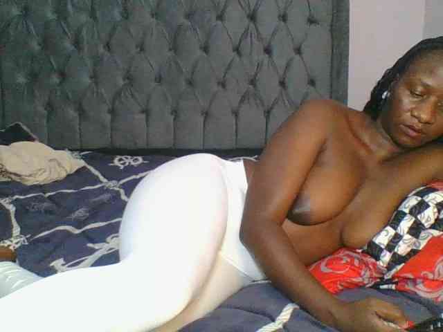 Silentqueen93 webcam