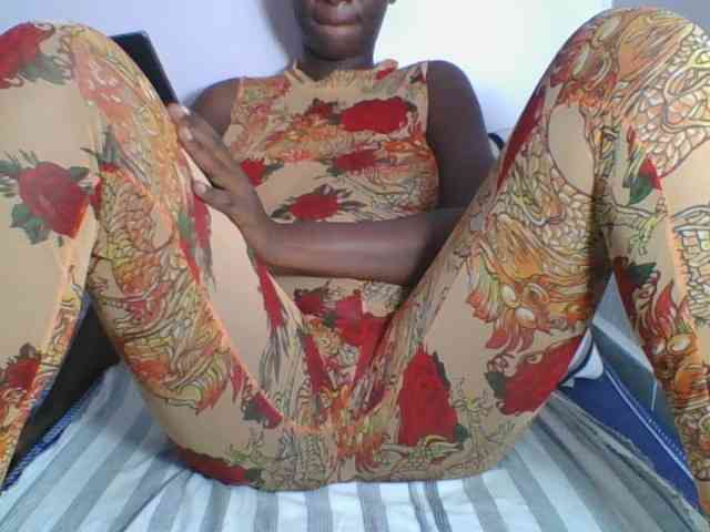 Silentqueen93 webcam