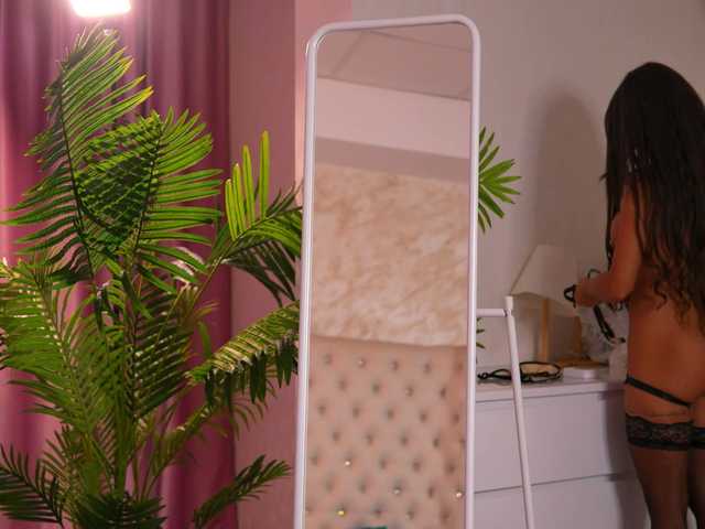 LalaRoze live cam on BongaCams