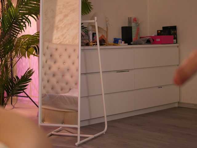 LalaRoze live cam on BongaCams