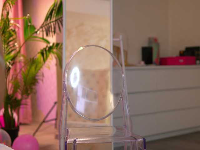 LalaRoze live cam on BongaCams