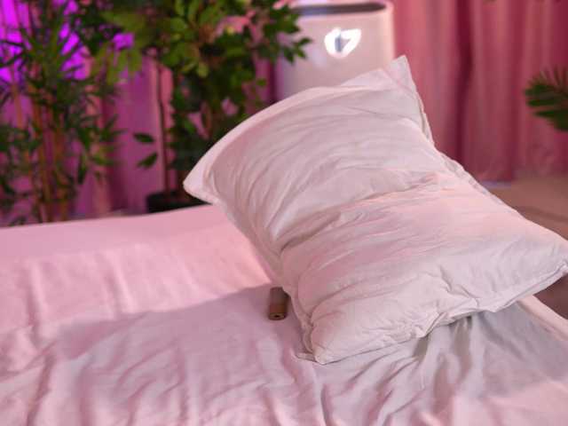 LalaRoze live cam on BongaCams
