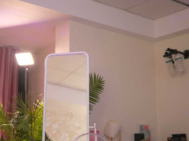 LalaRoze live cam on BongaCams