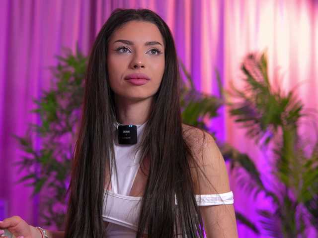 LalaRoze's BongaCams show and profile