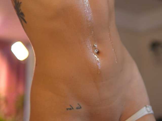 LalaRoze live cam on BongaCams