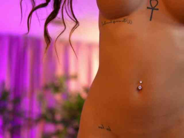 LalaRoze webcam