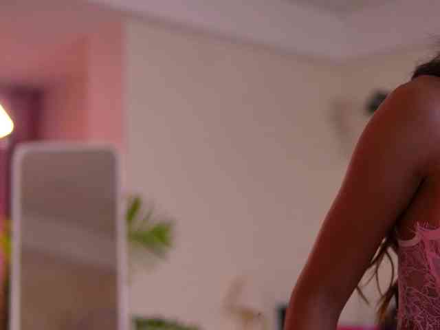 LalaRoze webcam
