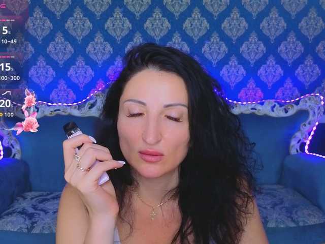 MissRossi live webcam show