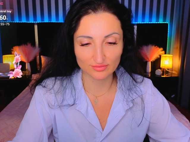 MissRossi, en directo ahora en BongaCams