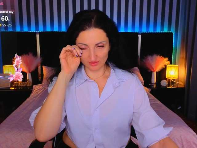 MissRossi, live now on BongaCams