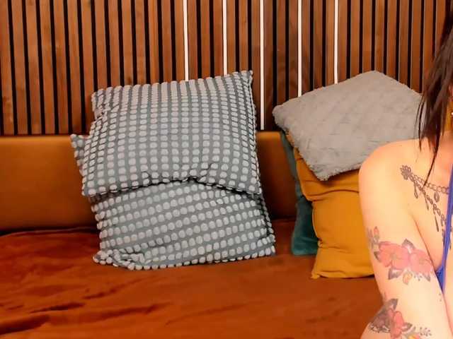 JadeAndVanessa live webcam show