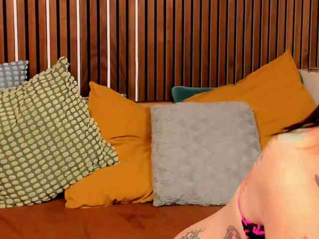 JadeAndVanessa webcam