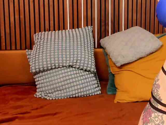 JadeAndVanessa webcam