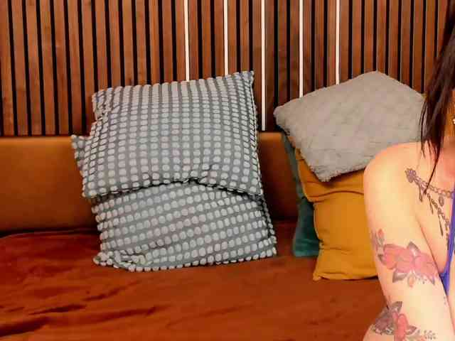 JadeAndVanessa webcam