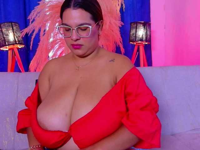nathalia-correa live cam on BongaCams