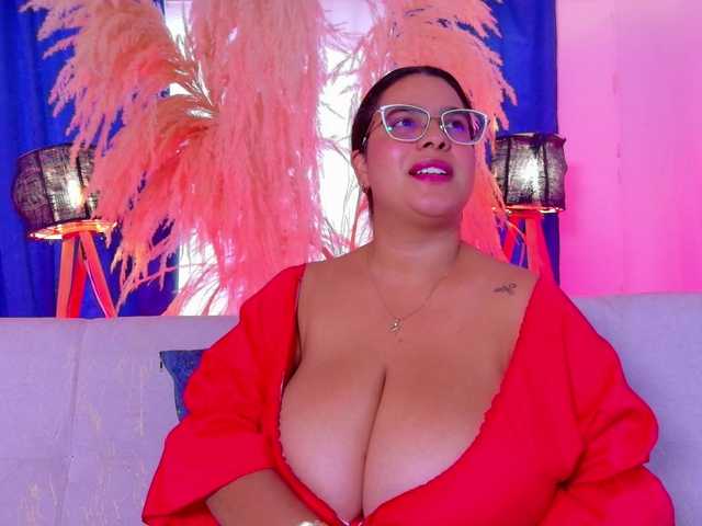 nathalia-correa live cam on BongaCams