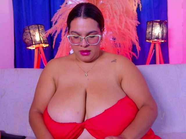 nathalia-correa live cam on BongaCams