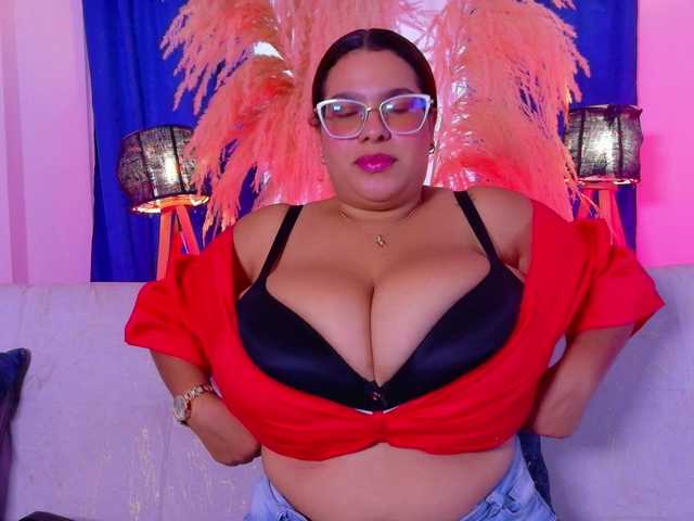 nathalia-correa live cam on BongaCams