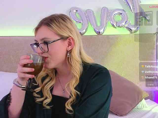 Julesnight Live Webcam on BongaCams