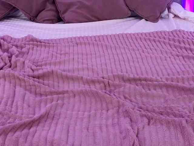 Julesnight Live Webcam on BongaCams