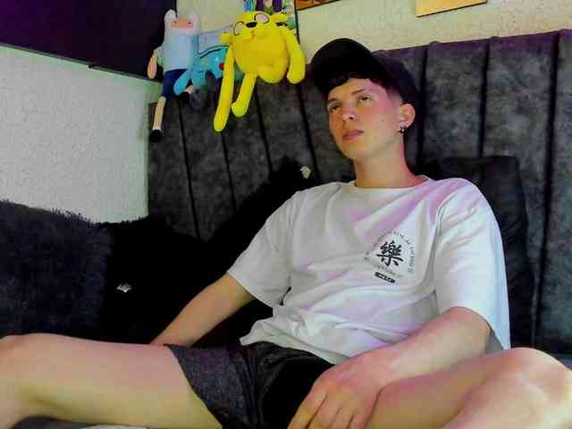 Jheampiero Sex Cam Show